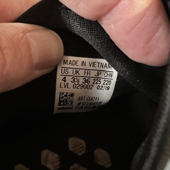 Big Kids Childrens Adidas NMD R1 Japan Core‎ Black Shoes Sneakers Size 4 Y GUC - Picture 6 of 6